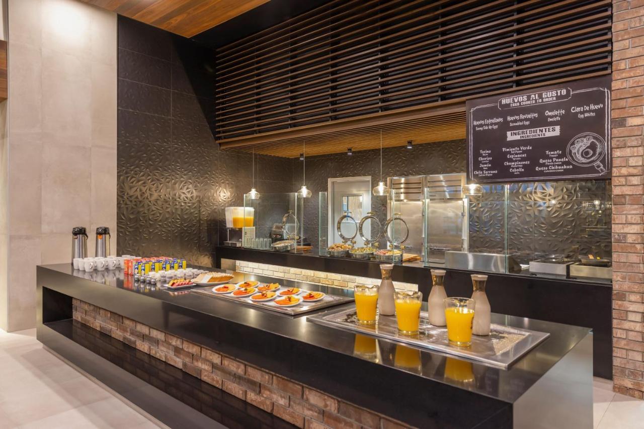 Four Points By Sheraton Monterrey Airport Apodaca Buitenkant foto