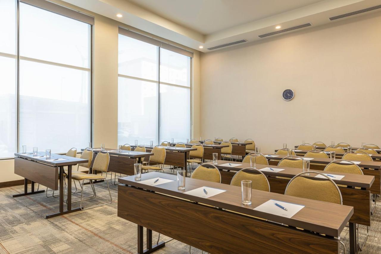 Four Points By Sheraton Monterrey Airport Apodaca Buitenkant foto